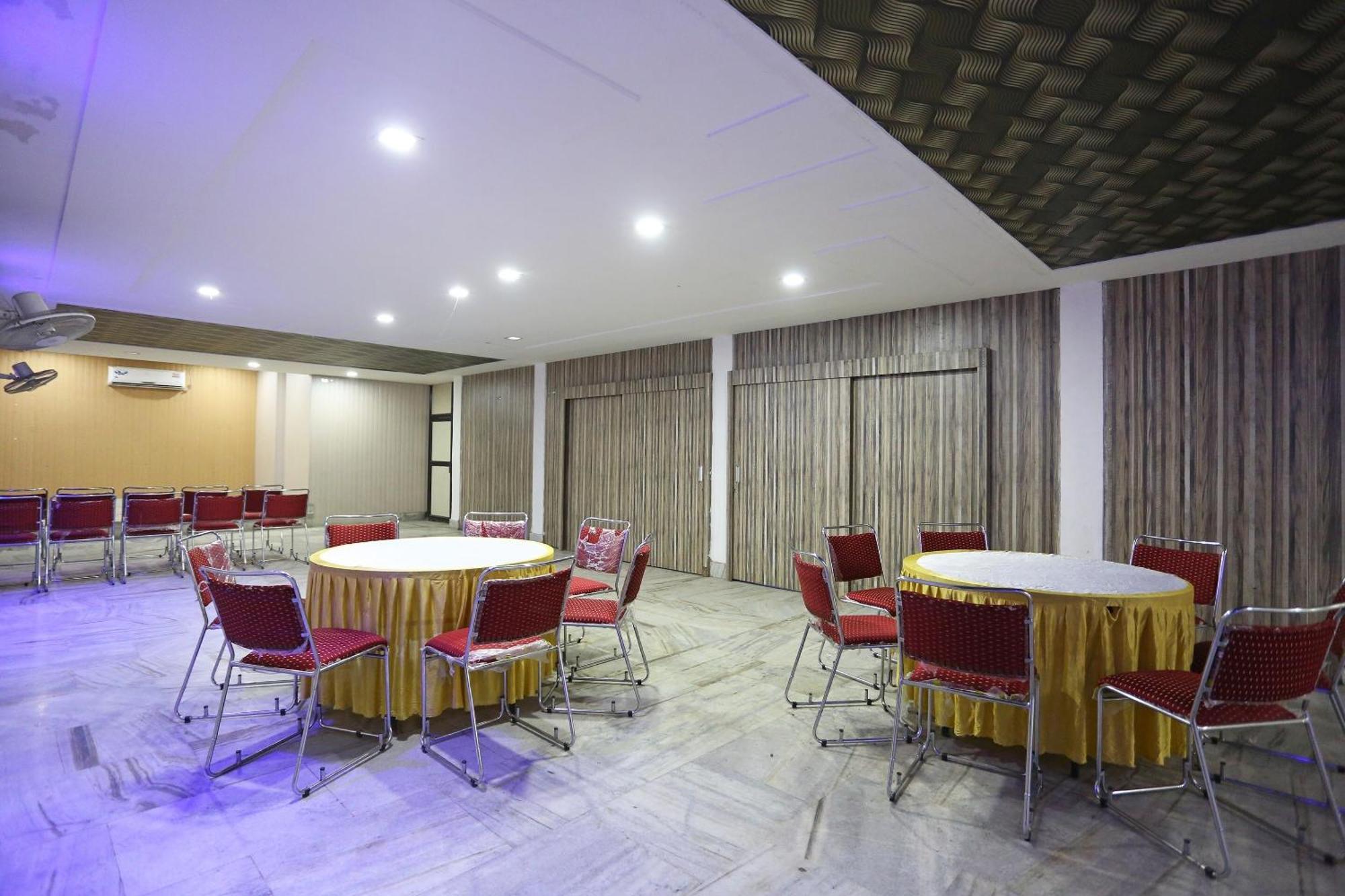 Hotel O Kanha Continental Agra  Εξωτερικό φωτογραφία